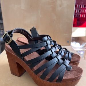 White Mountain Footbeds Alliance Black Platform Block Heel Sandals Size 7M